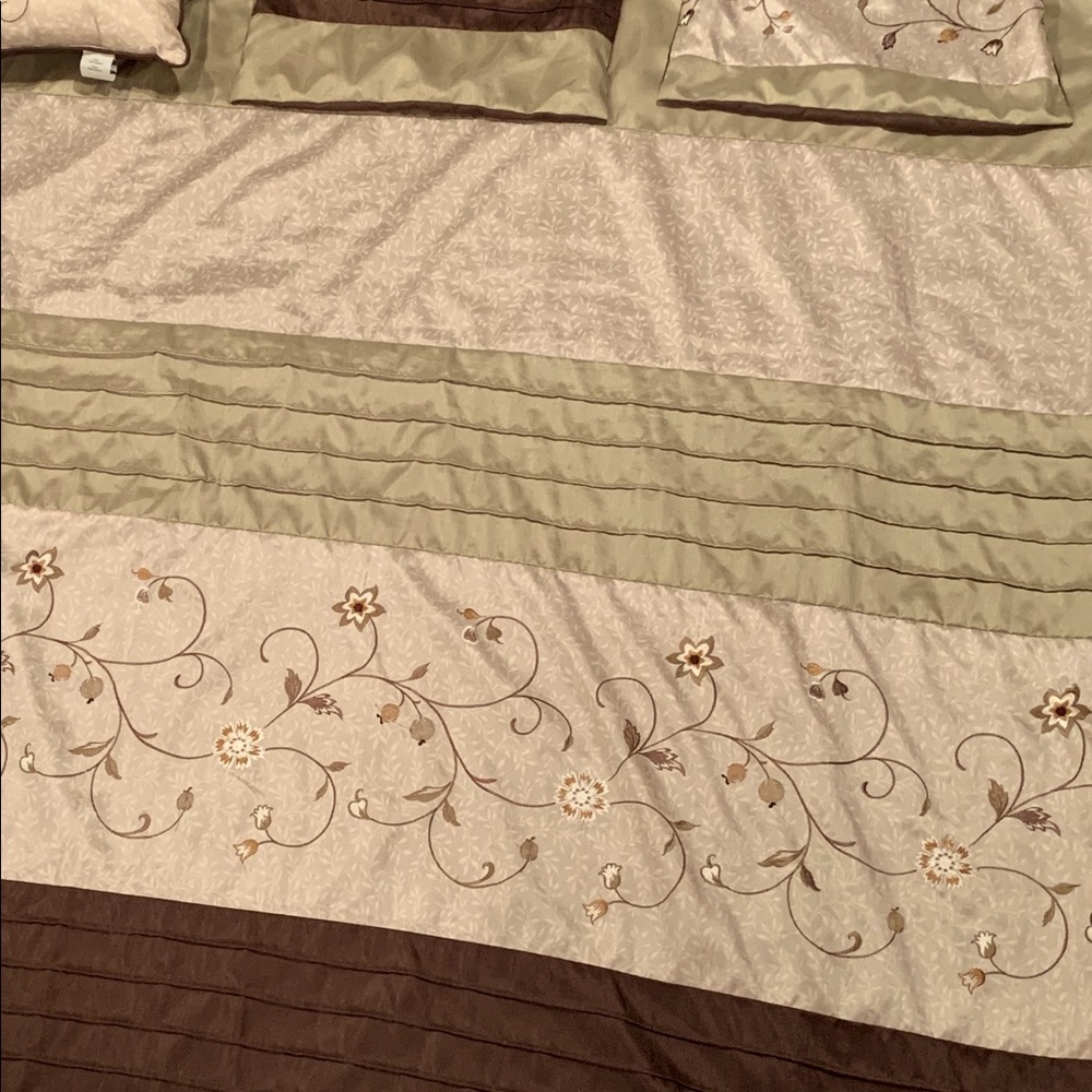 Queen Duvet Cover & 2 Standard Pillow Shams - Picture 5 of 7